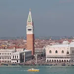 Hotel Orient & Pacific 4*