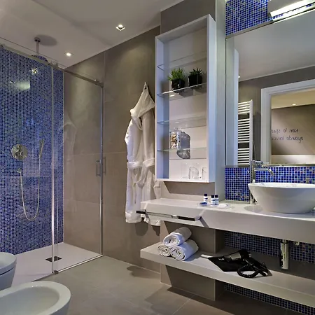 Orient & Pacific Hotel 4*