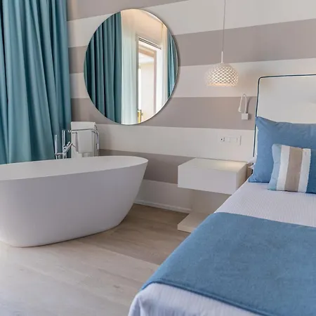 Отель Orient & Pacific 4*