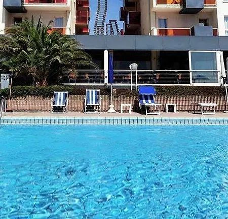 Orient & Pacific Hotel 4*