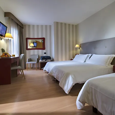 Orient & Pacific Hotel 4*