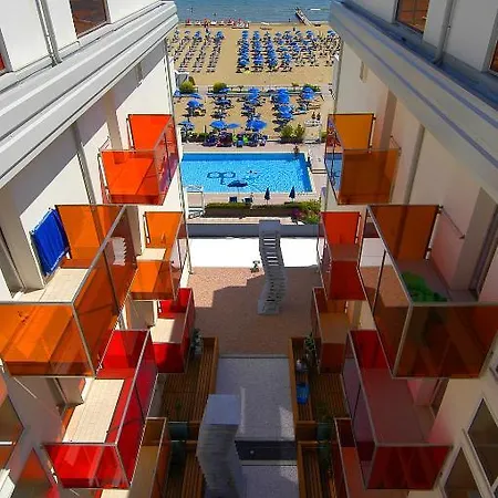 Отель Orient & Pacific 4*