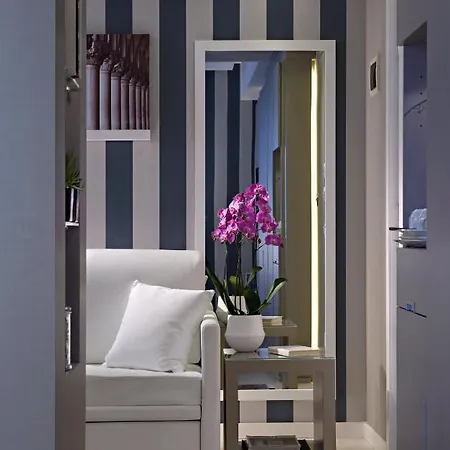 Отель Orient & Pacific Лидо-ди-Езоло