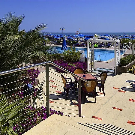Orient & Pacific فندق 4*