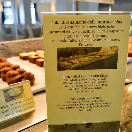 Orient & Pacific Szálloda