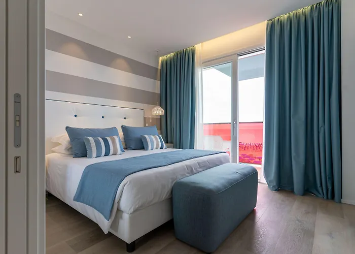 Orient & Pacific Hotel 4*