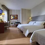 Orient & Pacific Szálloda 4*