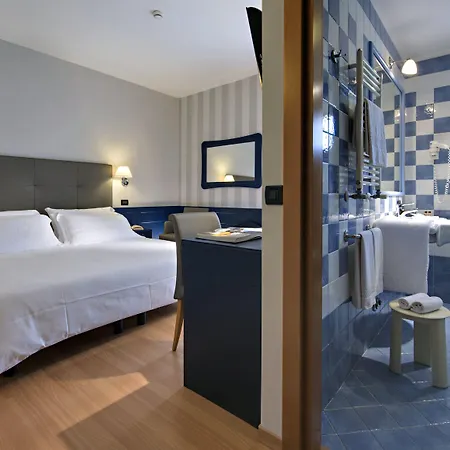 Hotel Orient & Pacific 4*