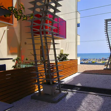 Hotel Orient & Pacific 4*